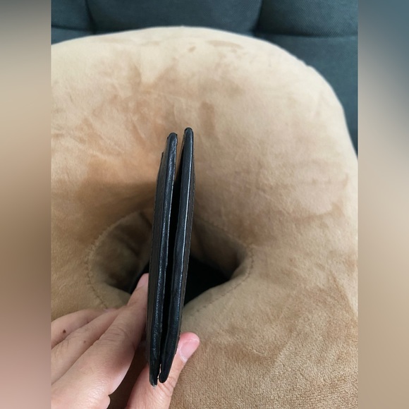 AUTHENTIC GUCCI LEATHER WALLET - Picture 12 of 16